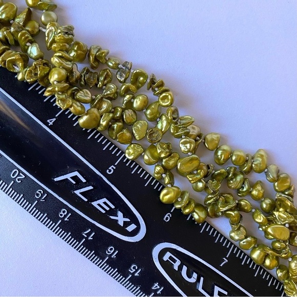 Pistachio colored keshi Pearl necklace - Picture 6 of 6